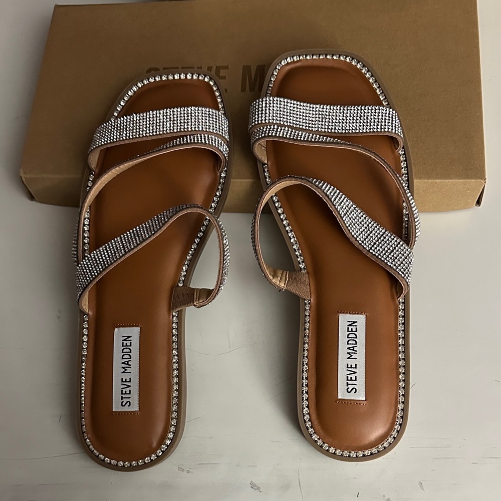 Steve Madden Cortz Rhinestone Sandals. Size 10. BNIB